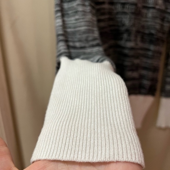 Rufen Monochrome Women's Turtleneck Sweater Studded Detail Size Small - Picture 2 of 8